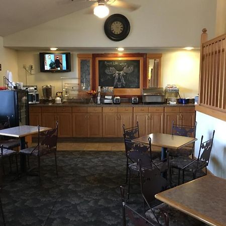 Moose Lake Lodge & Suites Екстериор снимка