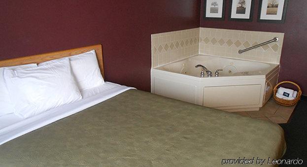 Moose Lake Lodge & Suites Екстериор снимка